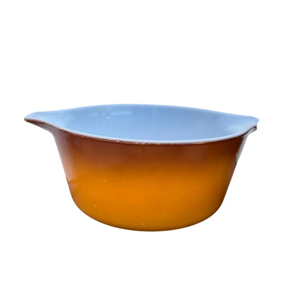 Vintage Pyrex Amber Brown Ombre Cinderella Nesting Mixing Bowls Set of 2‎